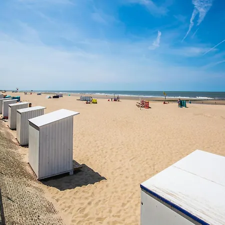 For 5 People With Sea View Middelkerke