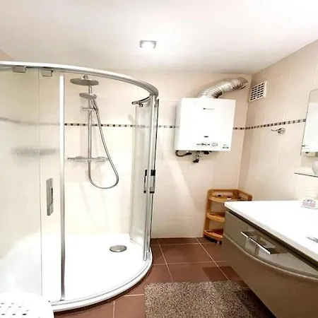 For 5 People With Sea View Apartman