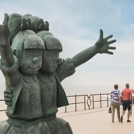 Apartment For 5 People With Sea View *